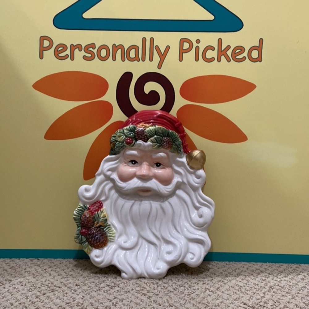 Corner Ruby Santa Dish